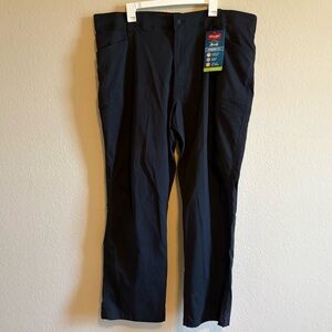 Wrangler Black Pants, Men's Size 42x30, Straight Fit, Comfort Flex Waistband